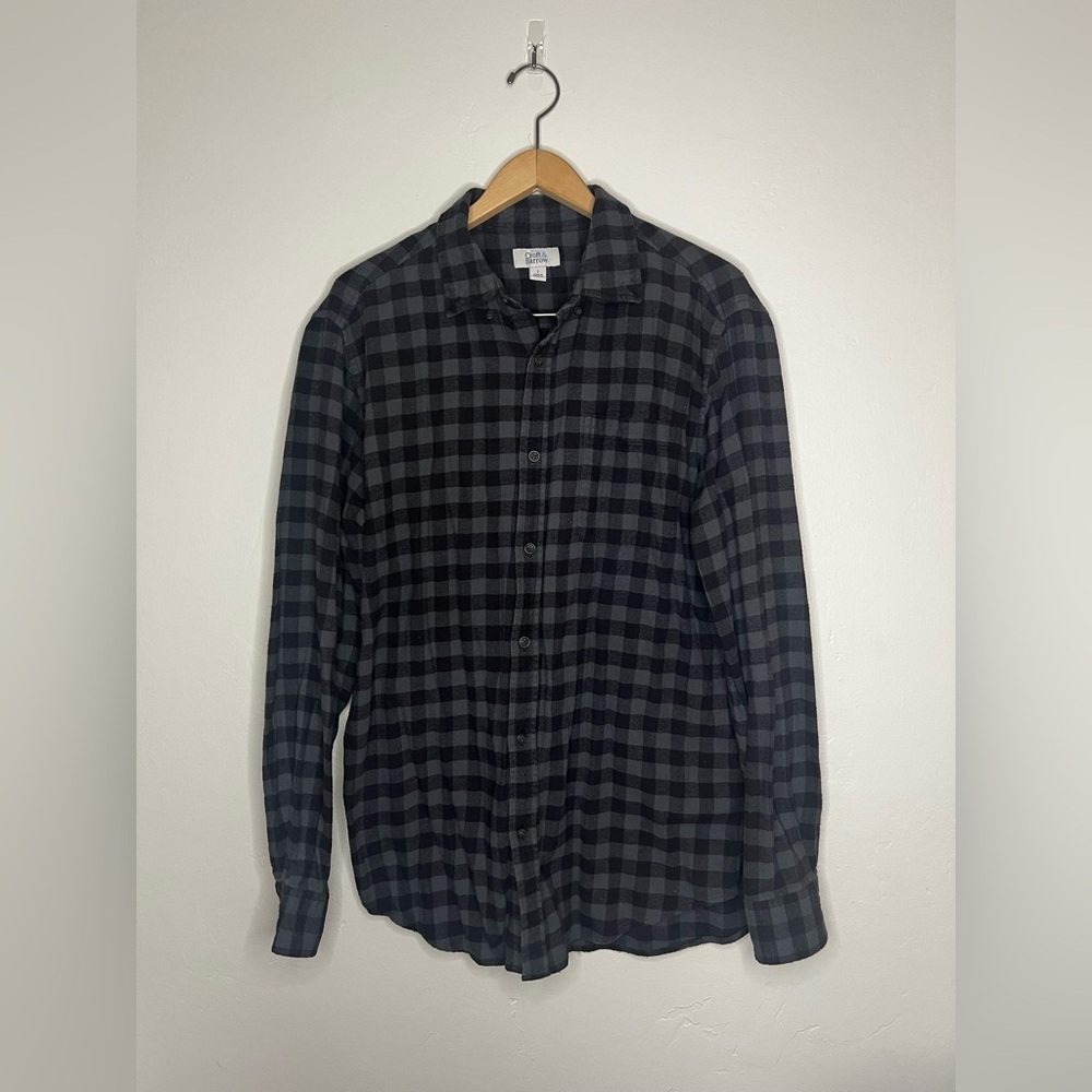 Croft & Barrow Black and Gray Plaid Flannel Button-Up Shirt